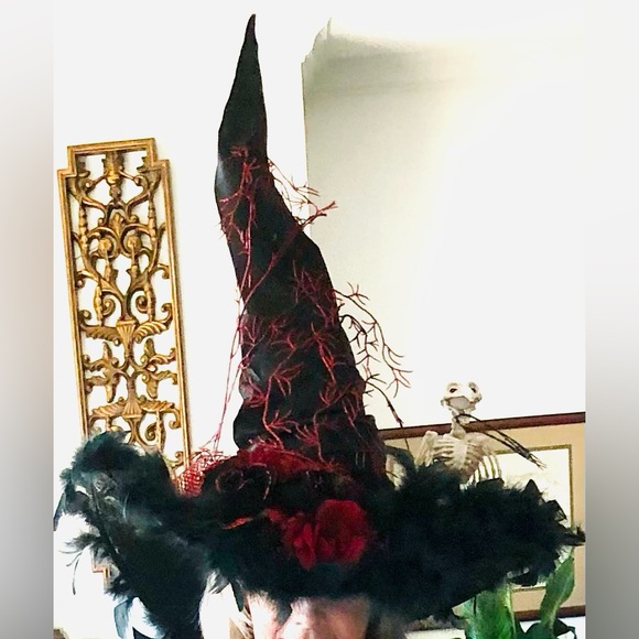 Witch hat ❣️HOST PICK❣️Blood red & black Feathers skeletons, vines & flowers 1of - Picture 2 of 16